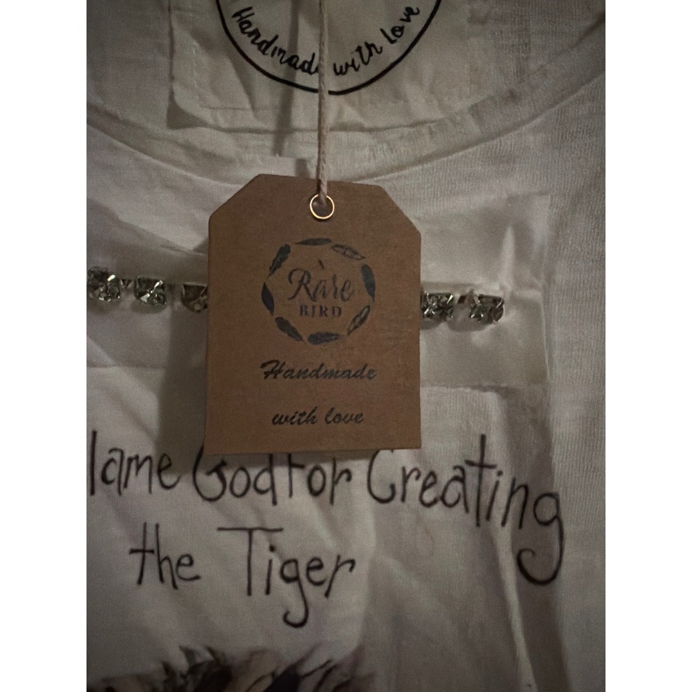 L/XL A Rare Bird Handmade Tiger Angel Wings Graphic T-Shirt White Distressed NWT - Picture 2 of 6